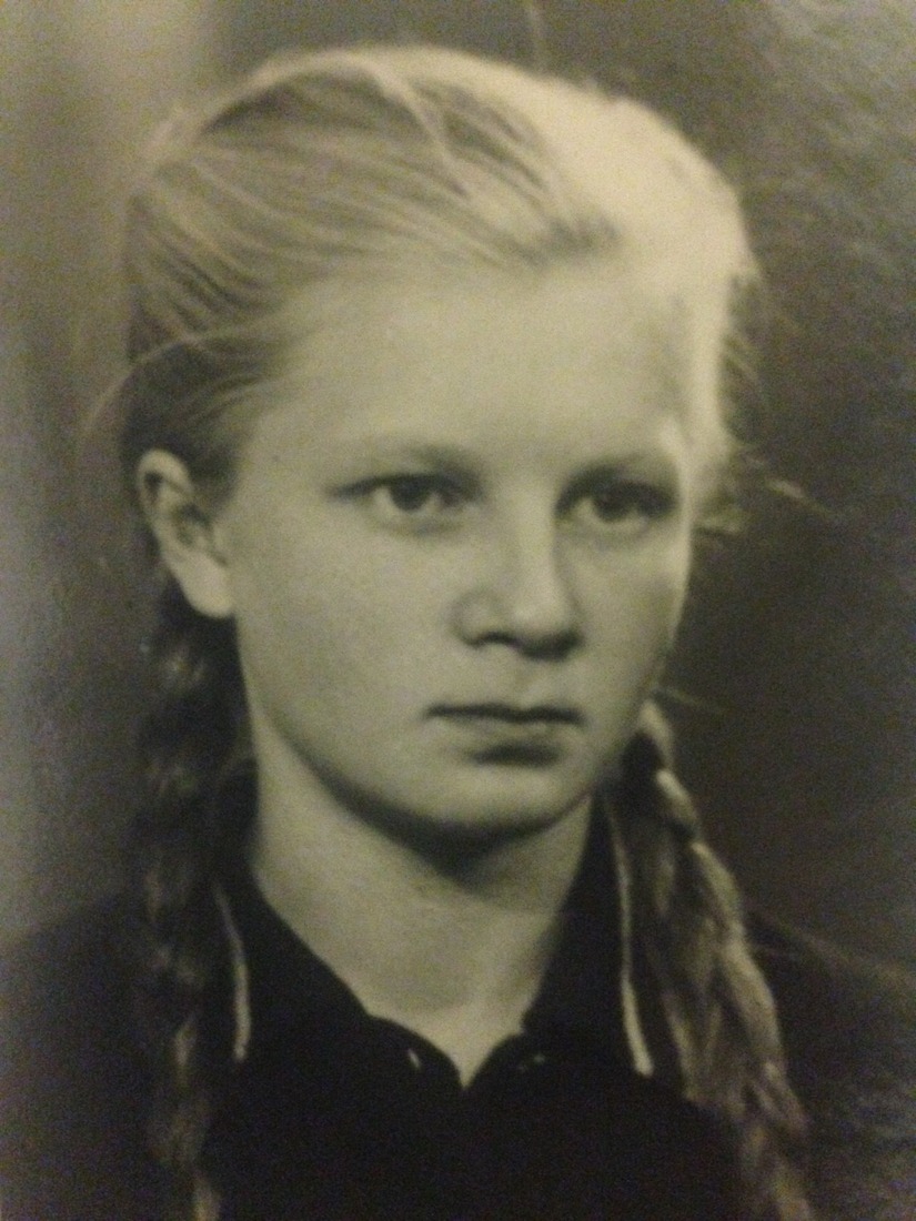 На фото: Ильина Зинаида Борисовна, 16 лет